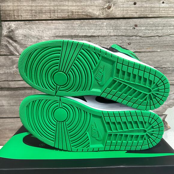 Nike Air Jordan 1 Retro High OG Black Lucky Green Men Sz 8.5 - Picture 9 of 16